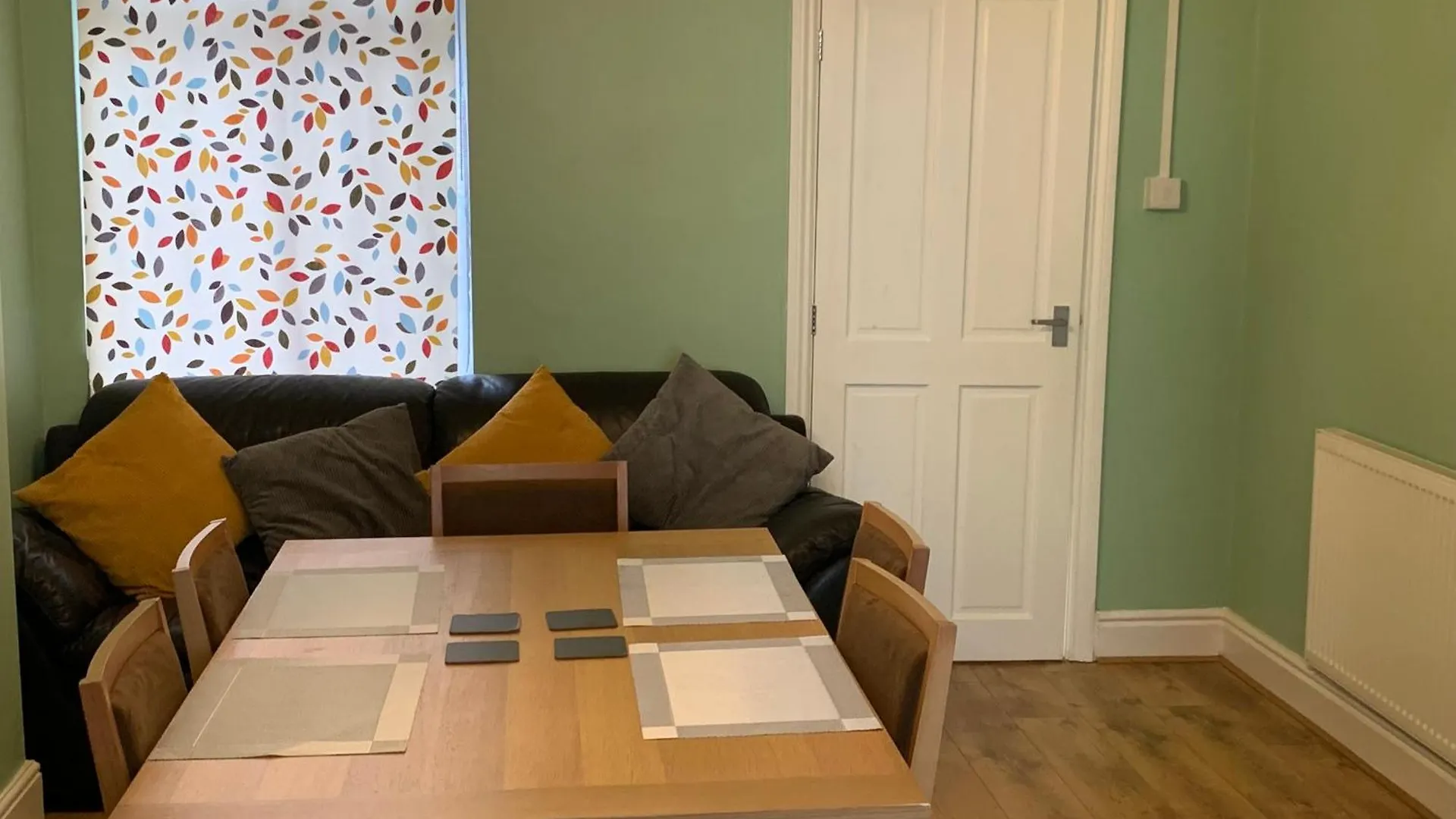 Stylish Home Near Shopping Plus Dining - Book Summer Stays Now 诺丁汉 度假居